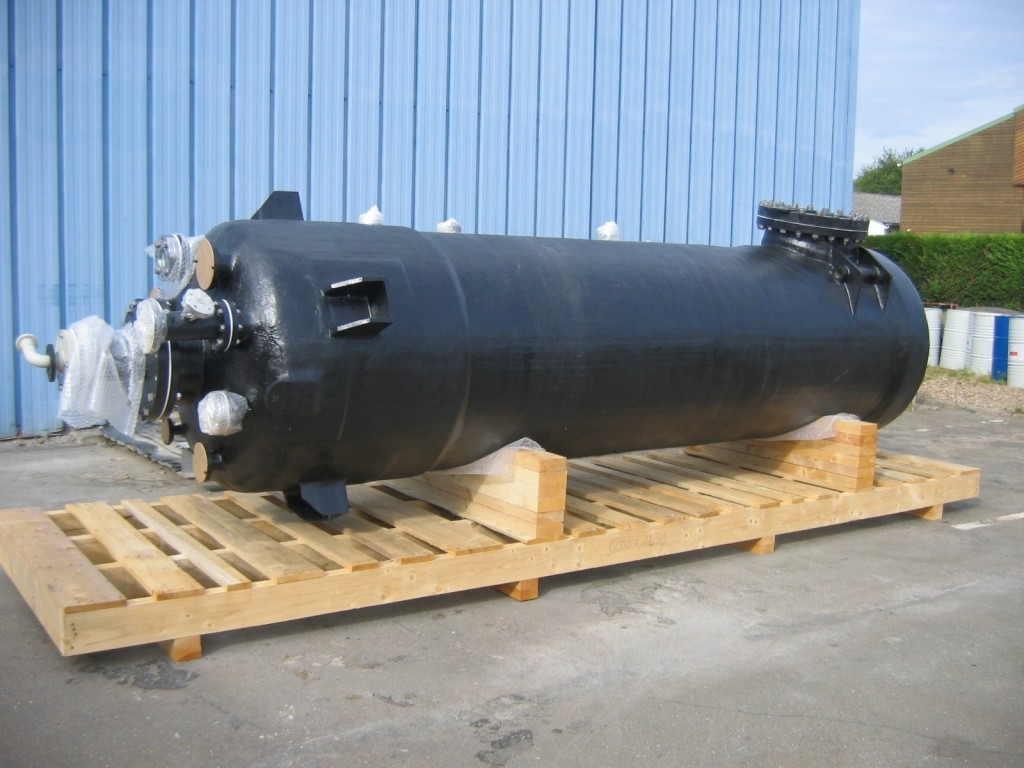 Colonne de fabrication cuves et réservoirs spéciaux Chaudronnerie plastique